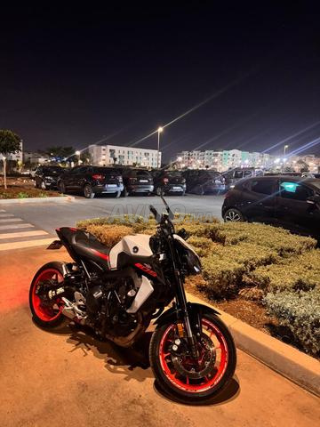 Yamaha MT-09 propre et bien entretenue - 2