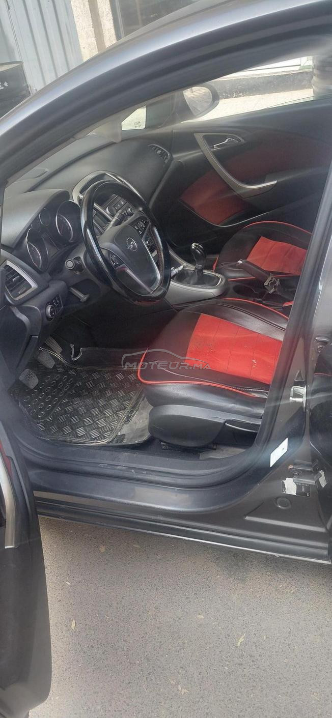 Opel Astra Diesel Manuelle 2011 à Fès