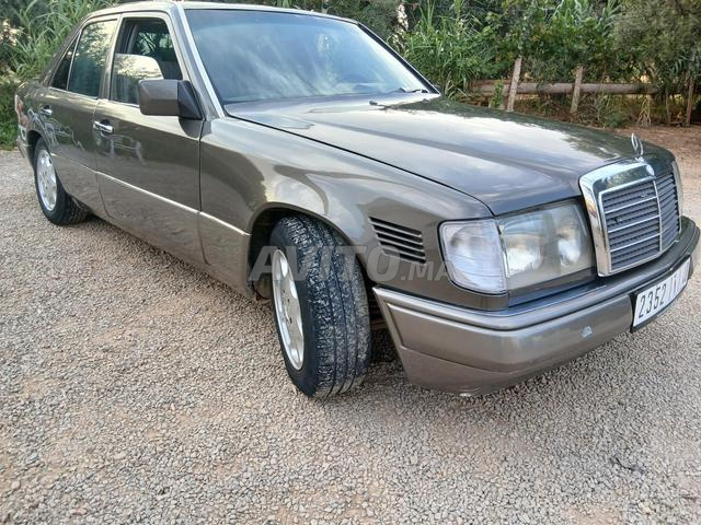 Mercedes 200 Diesel Modèle 1990 DD 2000 - 2