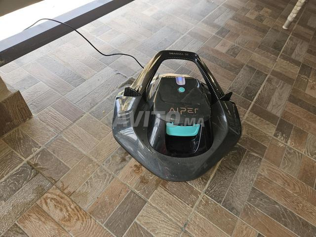 Piscine BESTWAY avec robot de nettoyage et bâche - 2