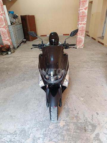 Moto Yamaha N-max150