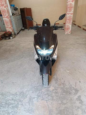 Moto Yamaha N-max150 - 2
