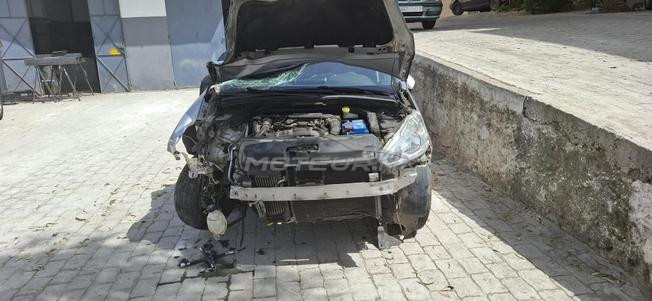Peugeot 208 Diesel Manuelle 2016 à Rabat