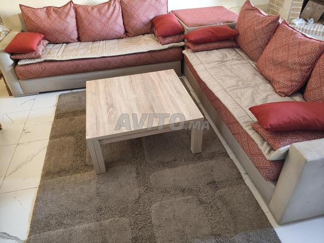 Salon andalou en L avec table basse