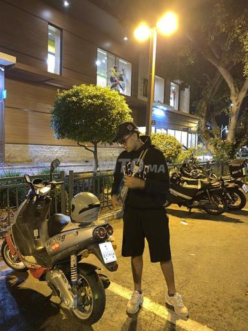 Aprilia grise
