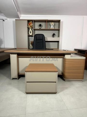 Bureau président et chaise table de réunion