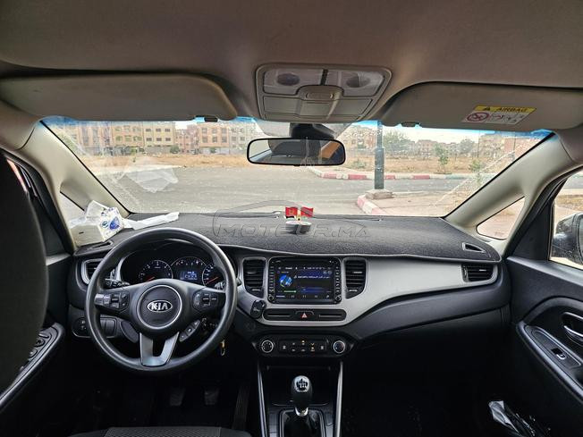 Kia carens 