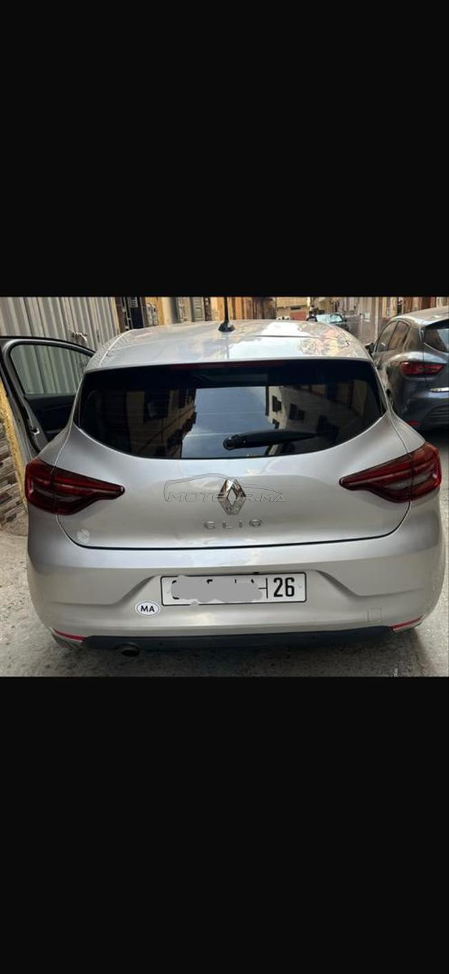 clio 5 essance