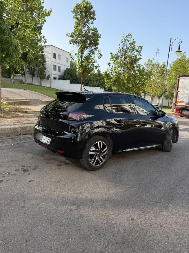 peugeot 208 automatique