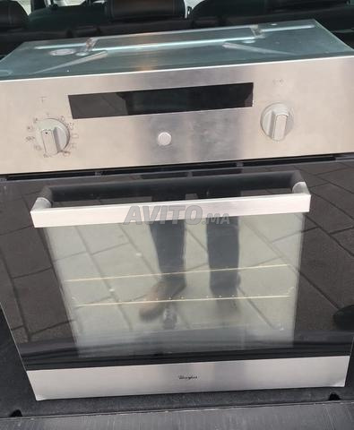 فرن كهربائي مدمج Whirlpool من الستانلس ستيل - 2