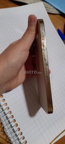 iPhone à vendre, état neuf - 2