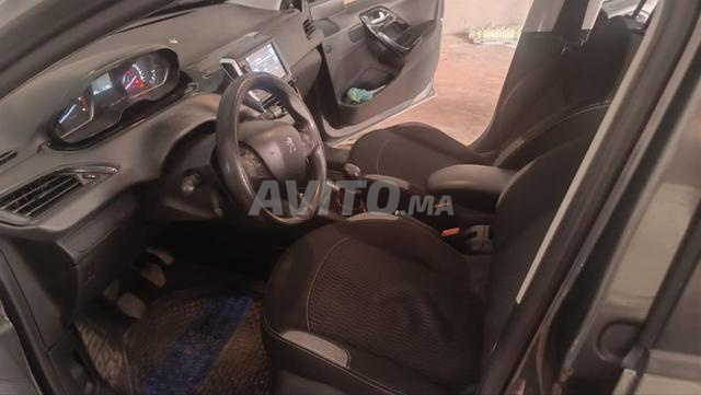 Peugeot 208 - 2