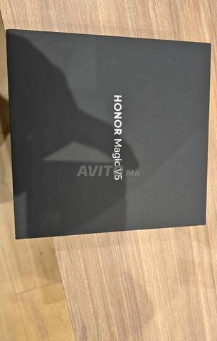 Honor Magic V5 - 2