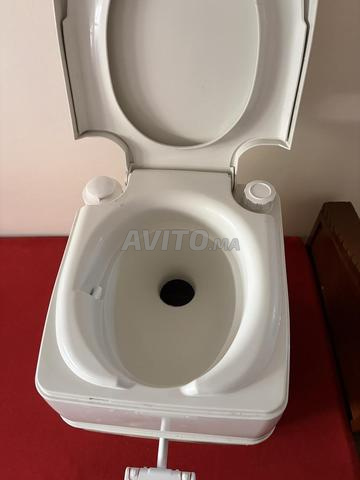 Toilette de caravane - 2
