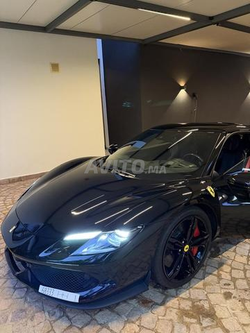 فيراري 296 جي تي بي سوداء