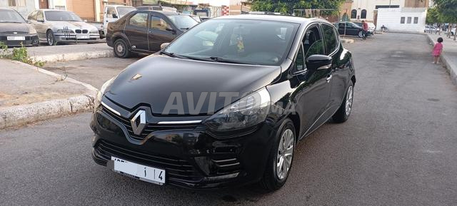 Clio 4 2017 Première main essence - 2