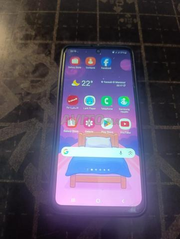 للبيع هاتف Samsung Galaxy A51 مستعمل بحالة جيدة