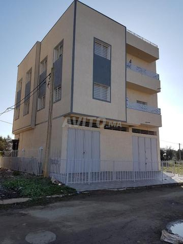 منزل عصري مع سطح تراس، هادئ