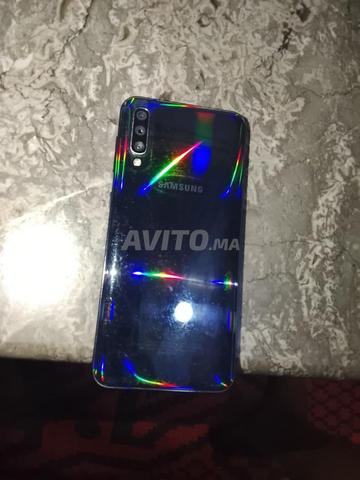 Samsung A50 128 Go, encore neuf, pour ceux qui veulent acheter, bienvenue - 2