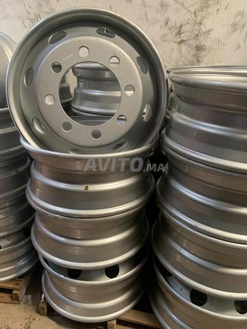 Jantes 8 trous 22.5/825 excellente qualité, neuves et propres