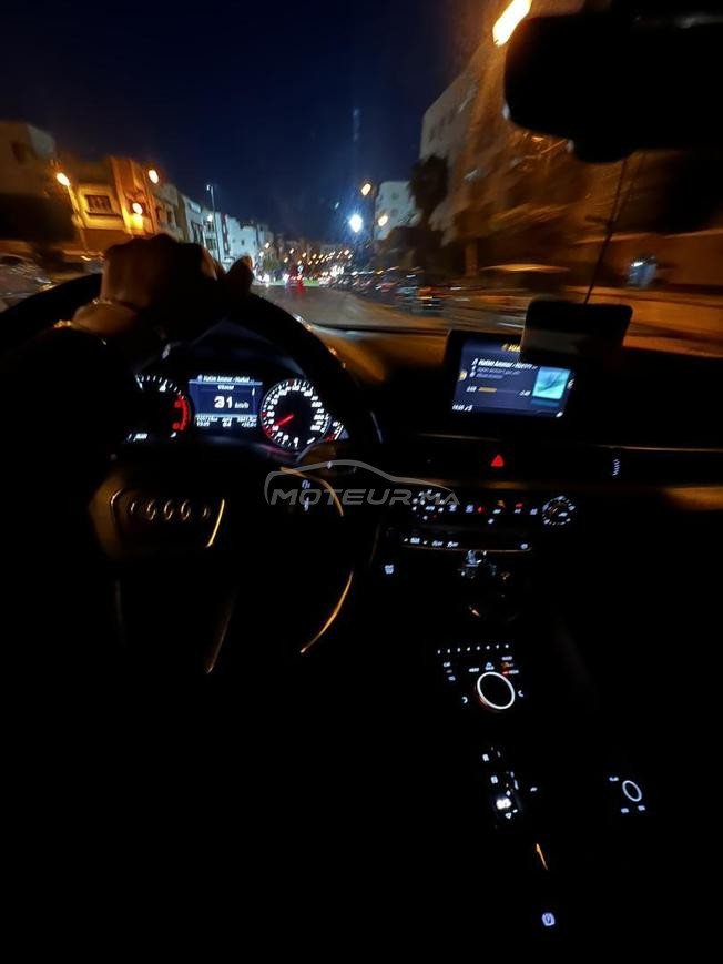 Audi A4 noire gamme premium