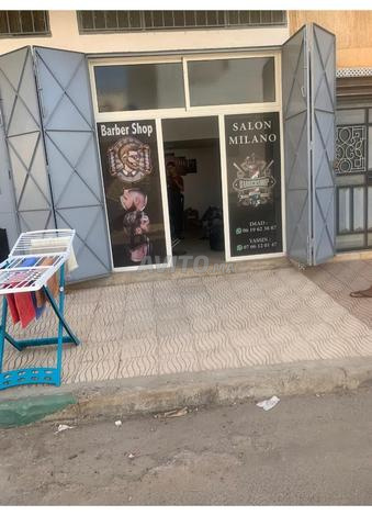 Salon de coiffure pour hommes équipé à louer
