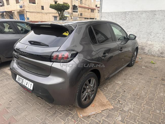 Peugeot 208 diesel boîte automatique 