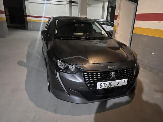 Peugeot 208 diesel boîte automatique 