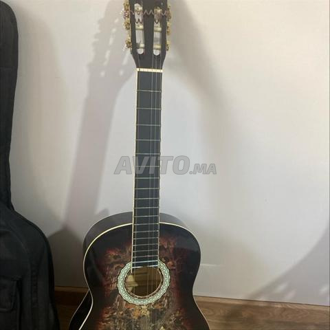 Guitare classique et sa sacoche - 2