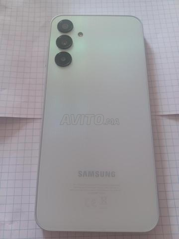 Samsung a25 128 Go stockage 6 Go RAM - 2