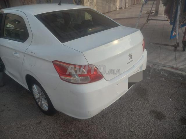 Peugeot 301 Essence Manuelle 2018 à Casablanca - 2