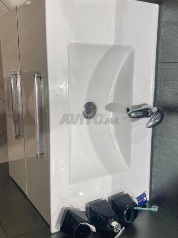 Vasque de salle de bain avec meuble - 2