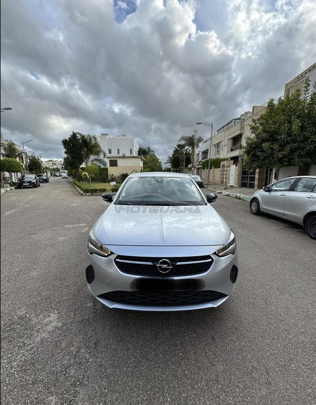 ce Opel corsa état neuf essence 