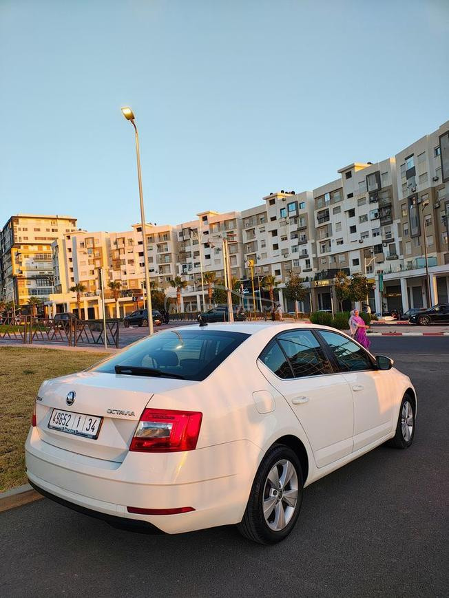 Skoda Octavia 1iere main 