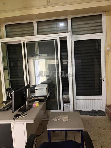 Magasin commercial avec sous-sol