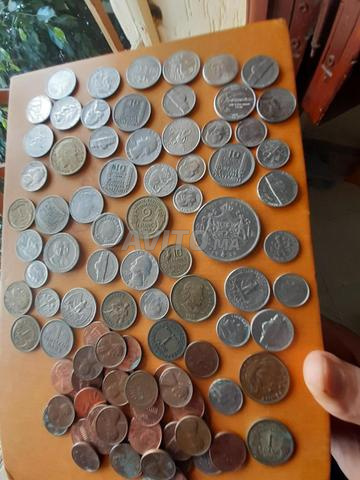 عملات أمريكية متنوعة