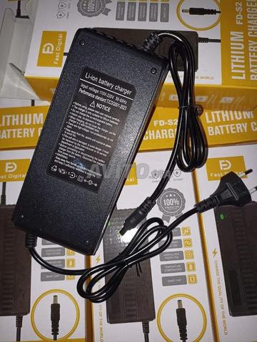 Chargeur 42V - 2