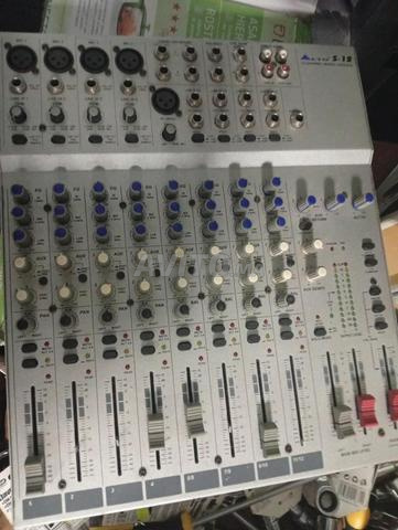 Table de Mixage (Roland) - 2