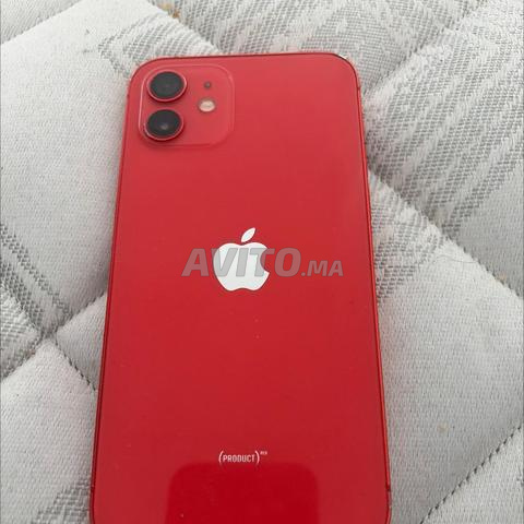 iPhone 12 rouge - 2