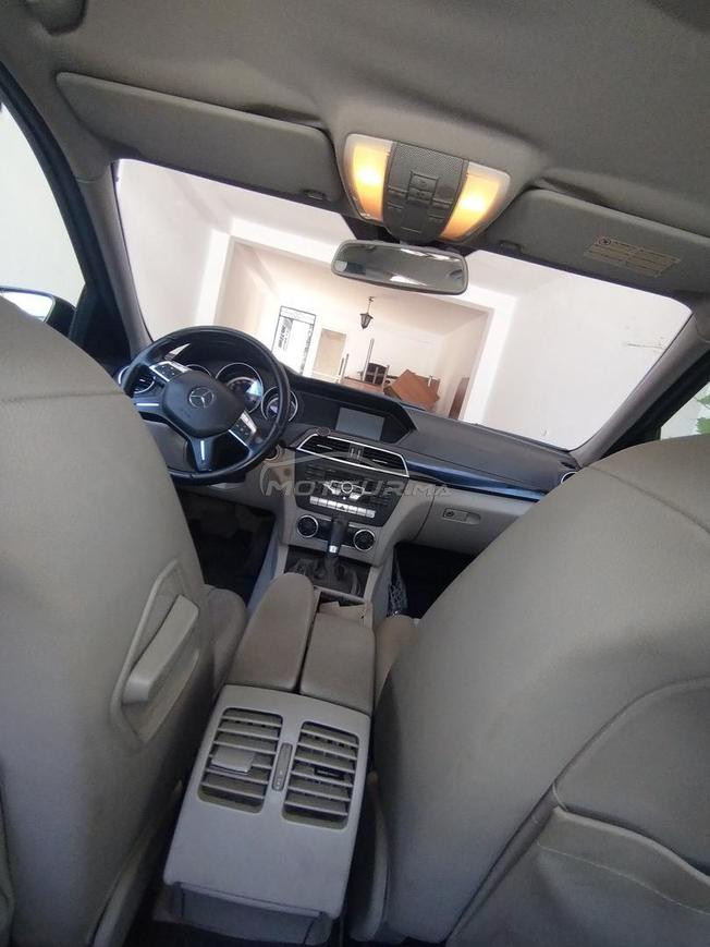 Mercedes-Benz 220 Diesel Automatique 2012 à Rabat