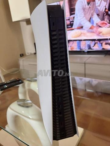 PlayStation 5 avec manette et son carton d'origine - 2