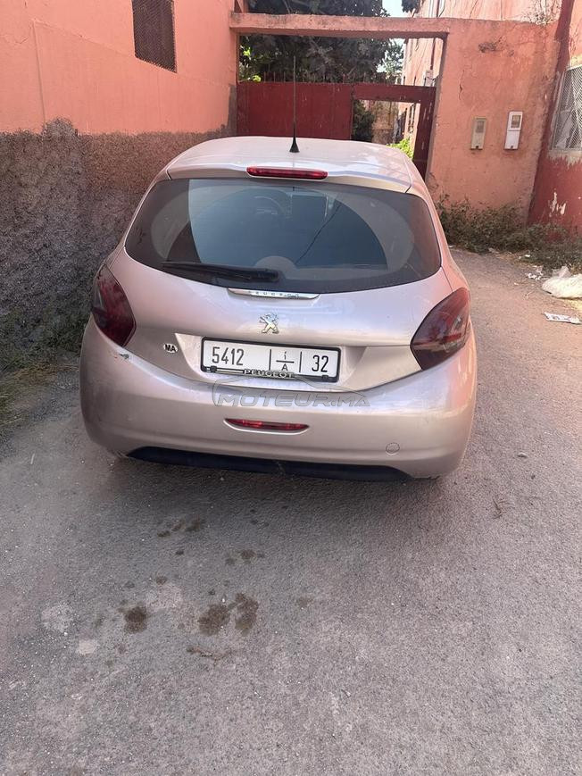 Peugeot 208 Modèle 2013 Bonne État Écran  