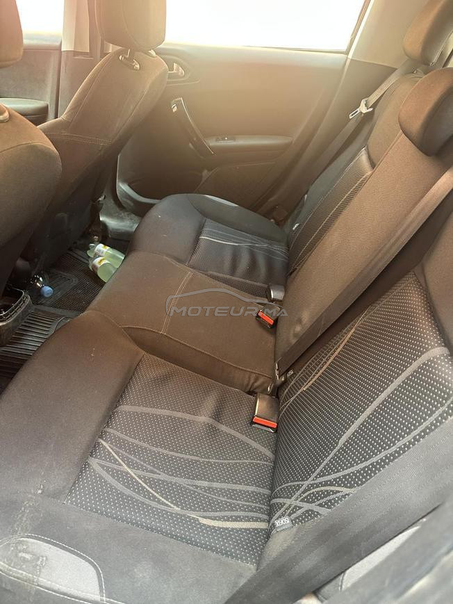 Peugeot 208 Modèle 2013 Bonne État Écran  