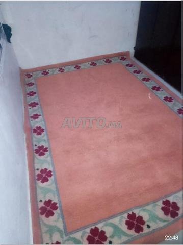 Tapis épais, non utilisé, juste posé, propre