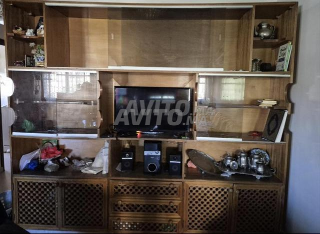 Vitrine et table - 2