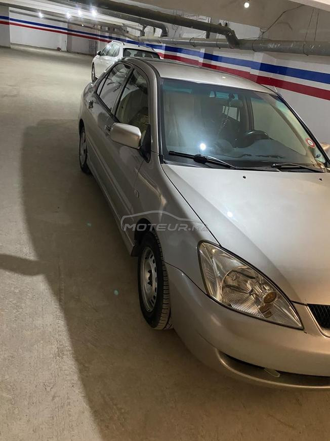 lancer Essence Bon état 