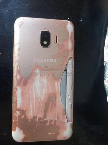 Téléphone Samsung j2 bon et distinctif - 2