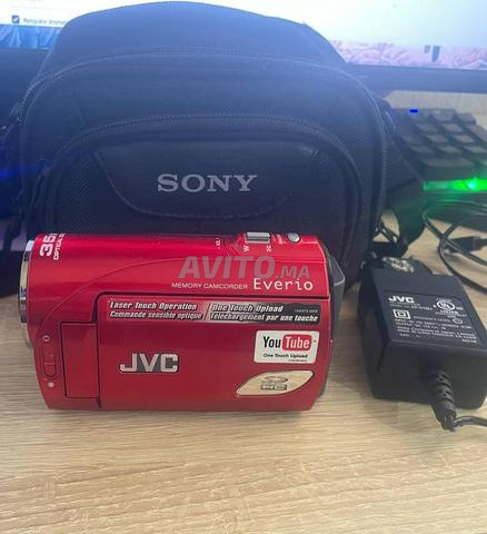 كاميرا فيديو JVC Everio GZ-MS100 حمراء (ريترو / Y2K)