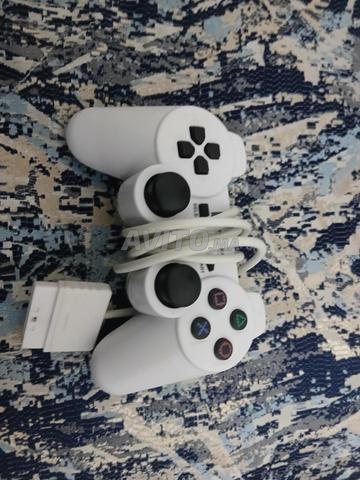 PlayStation 2, très bon état, 2 manettes, mémoire, 2 jeux, quartier Youssoufia, Rabat - 2