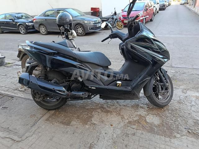 Je mets ma Kymco Xciting 400i très bon état - 2